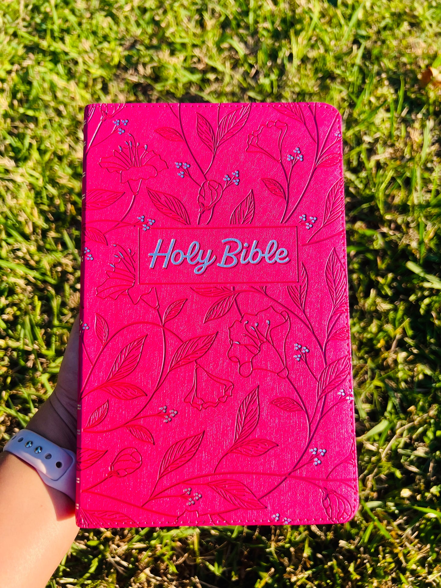 Holy Bible (KJV fuchsia faux leather)