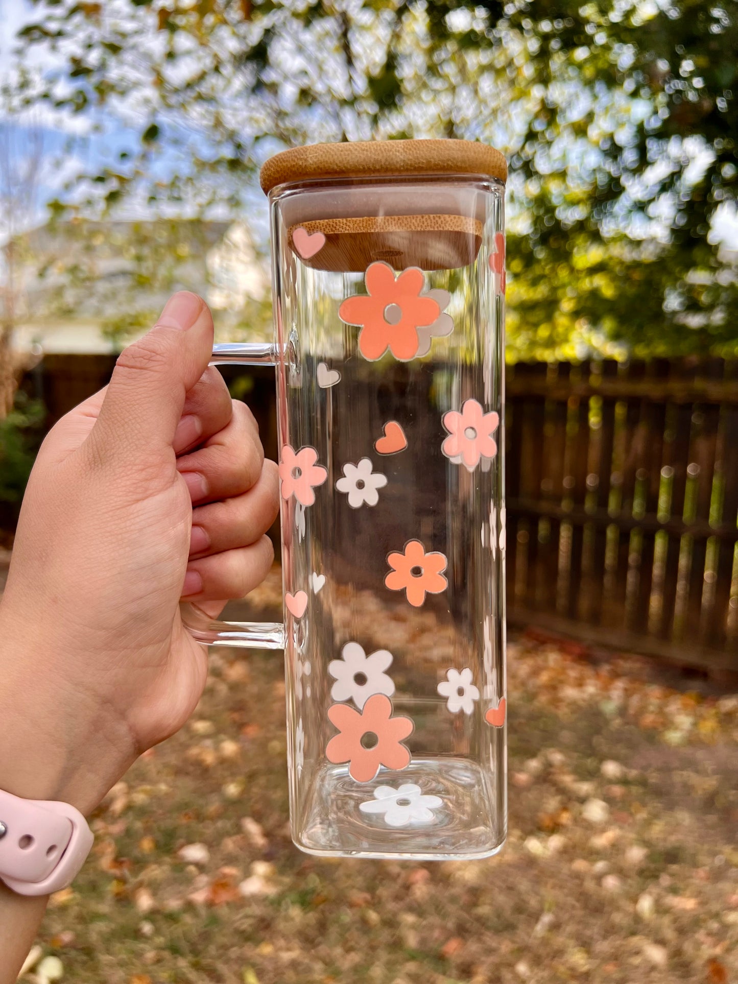 Taza de vidrio floral colores calidos