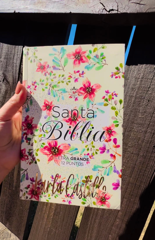 Biblia con Flores Letra Grande 12 puntos para Mujer RV1960